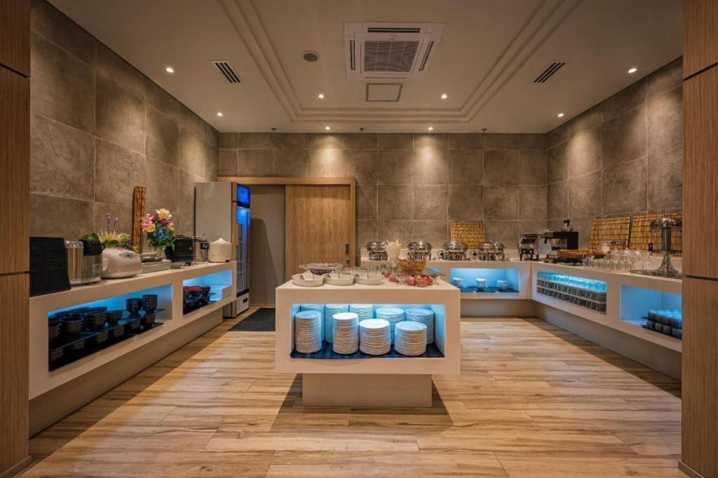 Wishton Hotel יאנגון מראה חיצוני תמונה